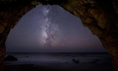 This beautiful long exposure of the Milky Way was photographed along the darker Santa Cruz north coast. Credit: Jay Huang, CC BY 2.0